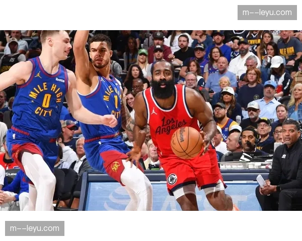 骑士残阵13次失误胜步行者，米切尔哈登合砍66分主导